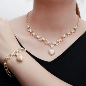 Cadena y Pulsera con Incrustaciones de Circonita